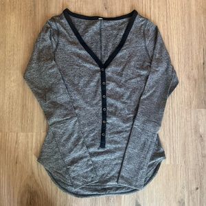 Lululemon Awesoma Henley long sleeve top rulu thumb hole heather gray size 6